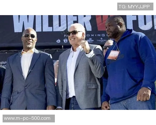 刘易斯与里迪克鲍的巅峰对决谁将成为拳坛新王者